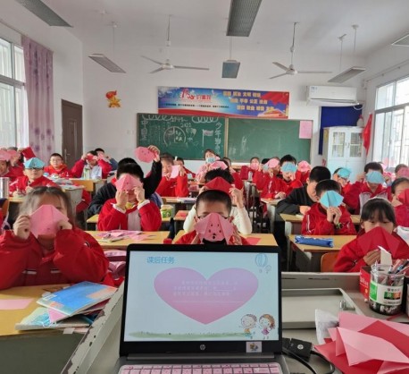 每次他人赞美过后，我都会看着学生2秒……——桥爱学校心理健康课堂湖南郴州项目点月报